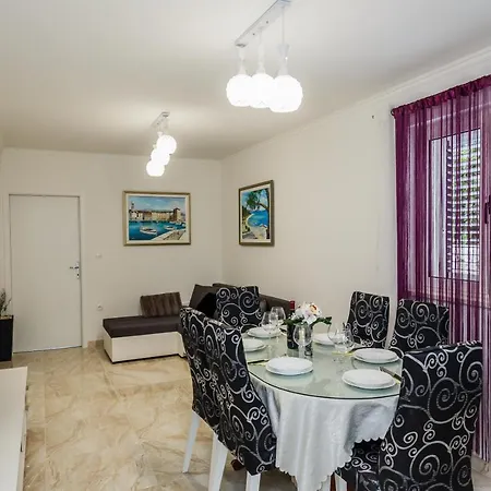 Apartmant Marija דירה *